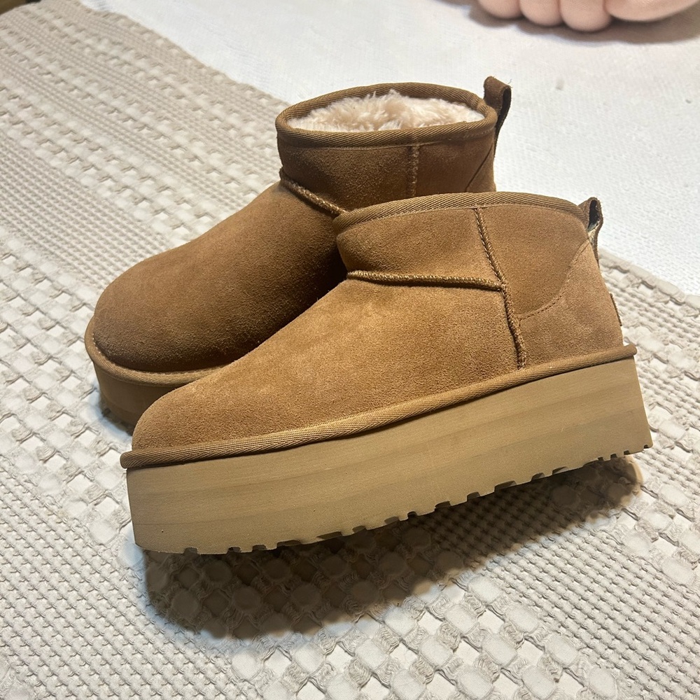Platform UGGS
